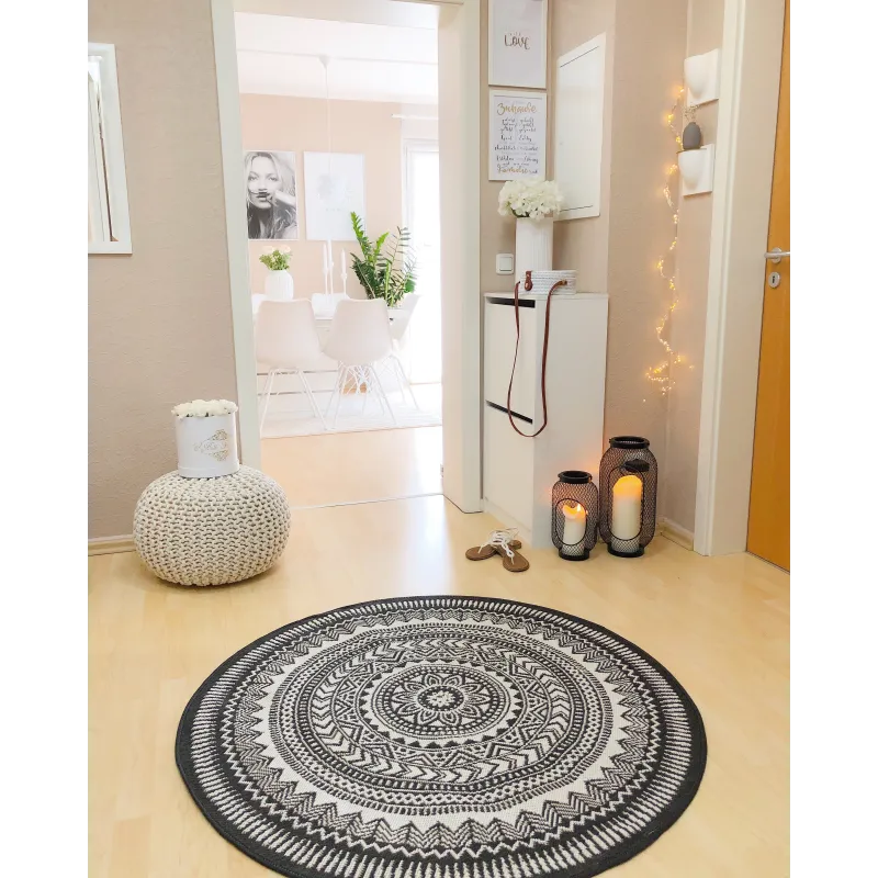 Black sisal rug, modern and elegant for contemporary spaces