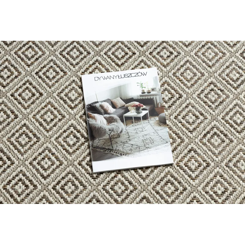 Stylish beige rug, great for modern interior designs