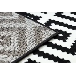 Morad RUTA Geometric Diamond Rug