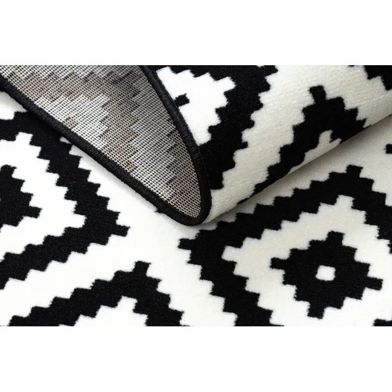 Morad RUTA Geometric Diamond Rug