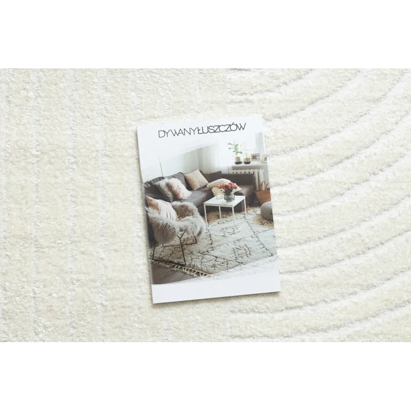 Cream rug with geometric patterns, modern style, suitable for living rooms