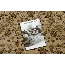 ROYAL E0176 Frame Rug made of soft material, perfect for the living room