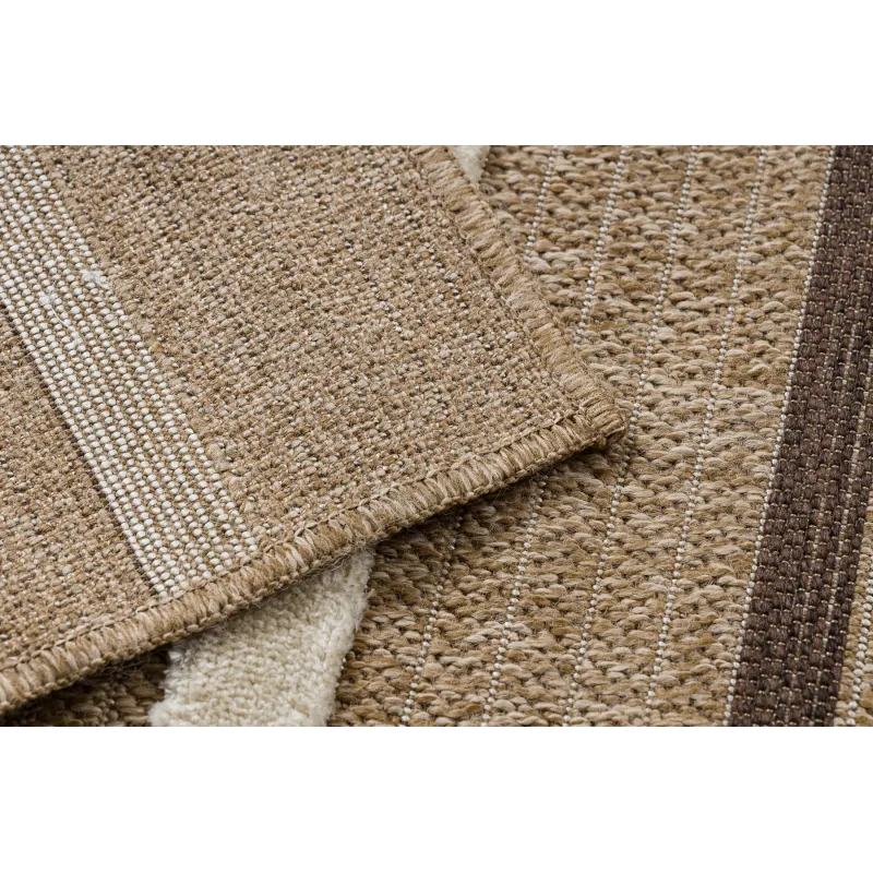 Sisal rug with textured design, great for a cozy living area