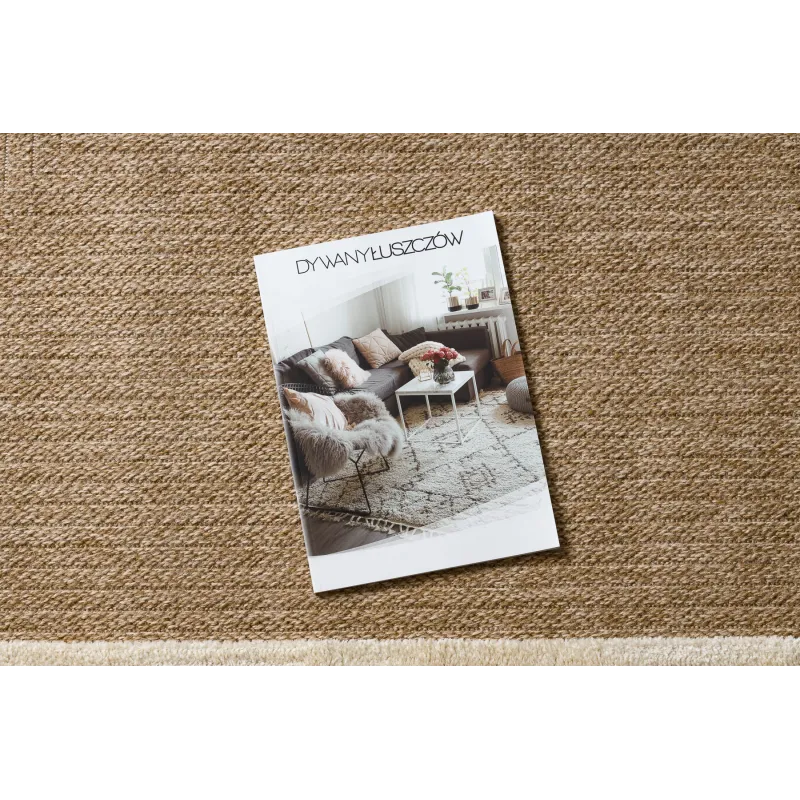 Stylish beige rug, perfect for the living room