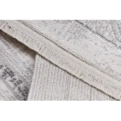 DISTIN 0107B rug with a vintage pattern and fringes, perfect for the living room