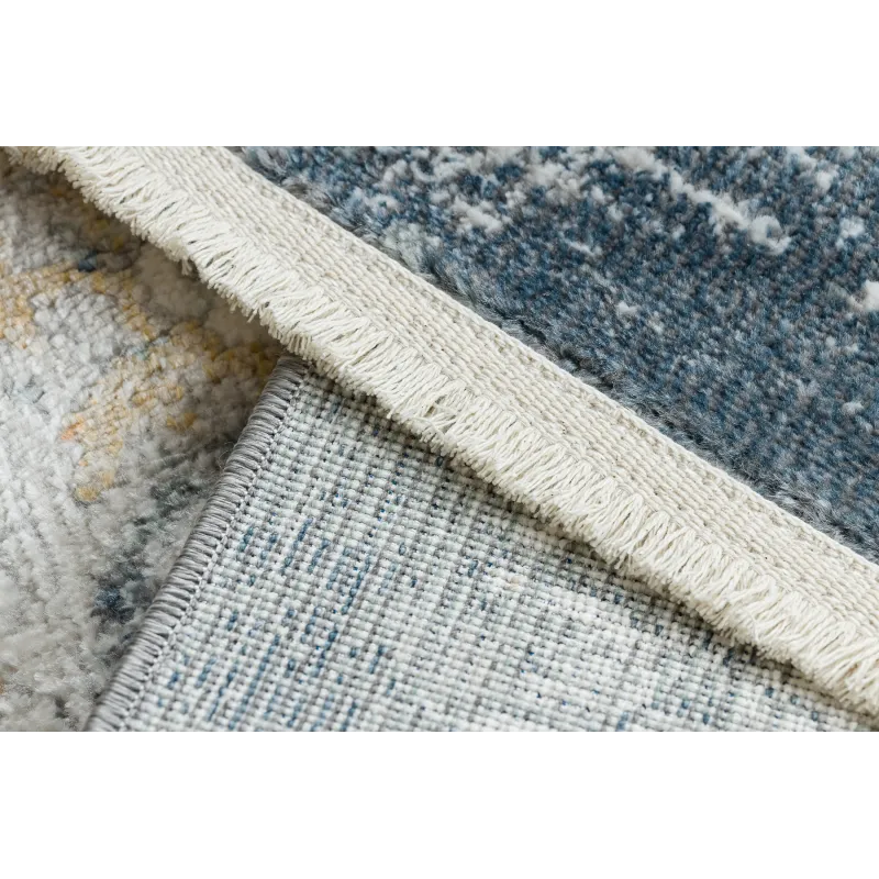 Practical garden rug in muted colors, weather-resistant