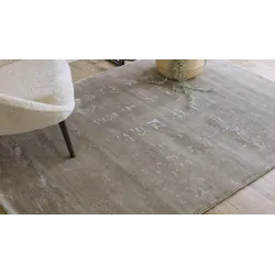 Stylish VISCO Silver Rug, perfect for contemporary living rooms