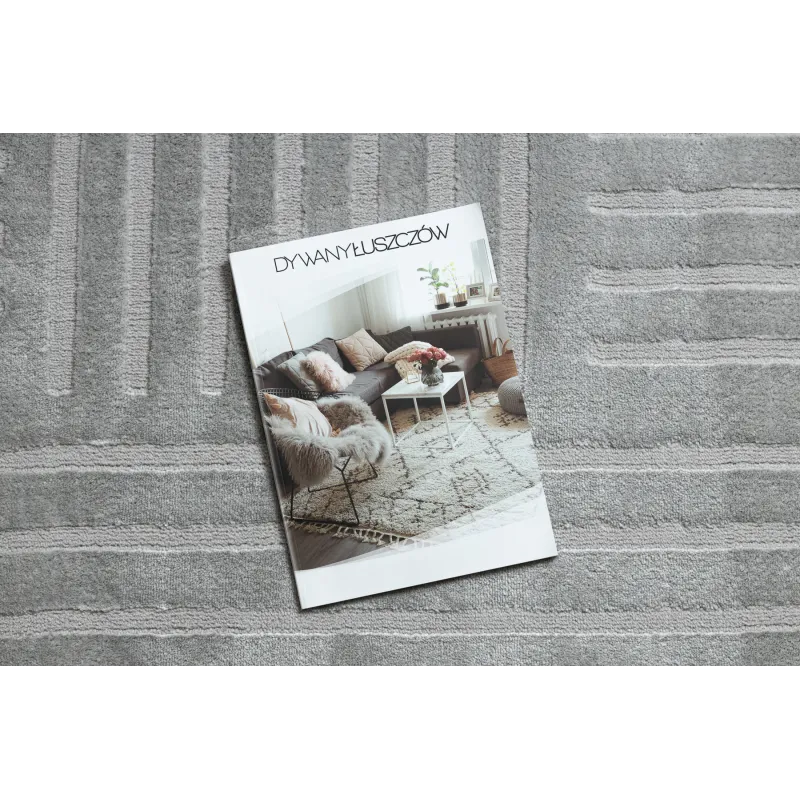 BALANCE 1918 rug with geometric texture, a luxurious addition