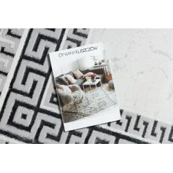 Stylish white and grey rug, perfect for modern home decor