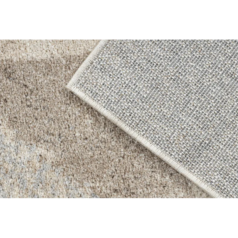 FUSION 9777 rug made of soft material with a geometric pattern