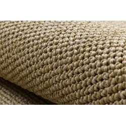 Versatile beige rug, suitable for any room decor