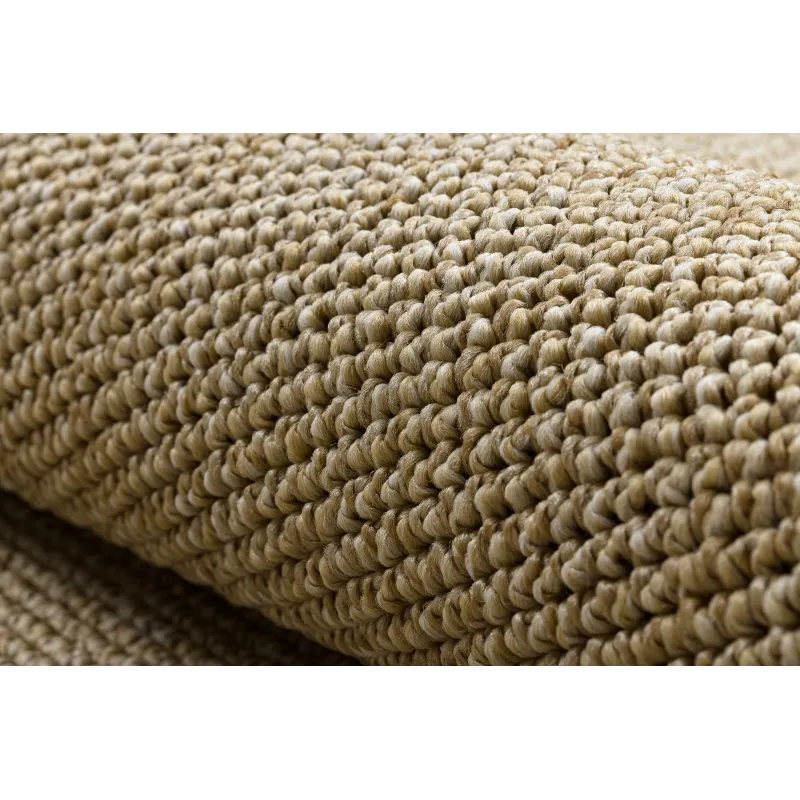 Versatile beige rug, suitable for any room decor