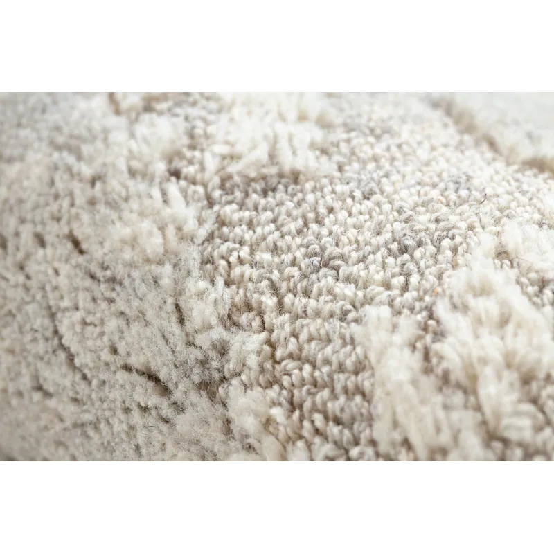 FLUX 461.43 rug perfect for modern interiors