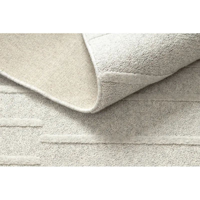 Elegant wool rug, perfect for the bedroom or conservatory