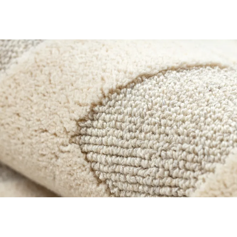 Stylish wool rug perfect for the bedroom or kids' room