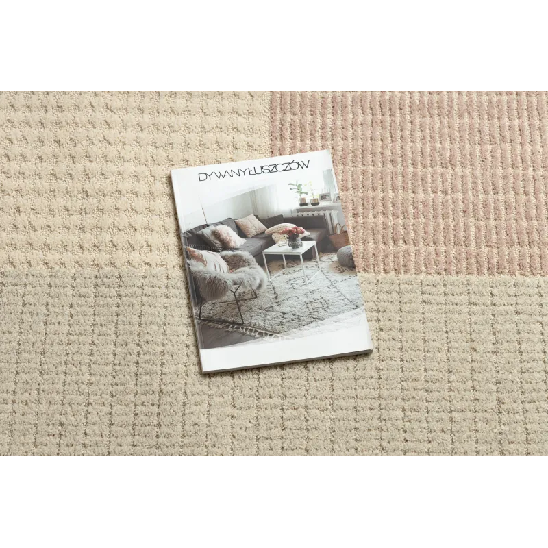 Stylish wool rug FLUX in beige and pink, ideal for modern interiors