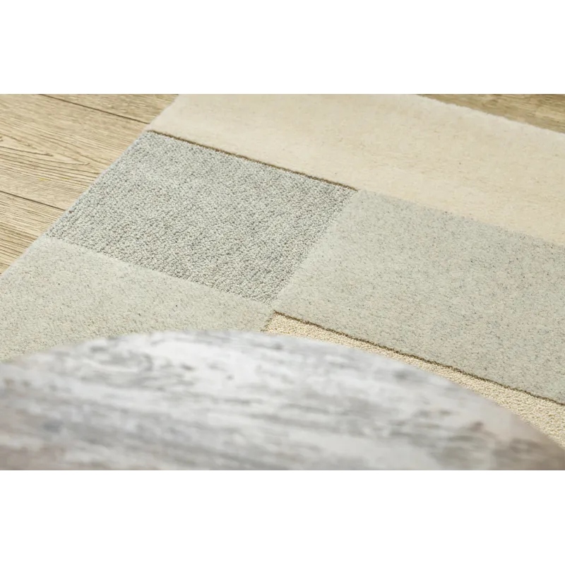 Structured FLUX wool rug 461.12.AE120, perfect for modern interiors