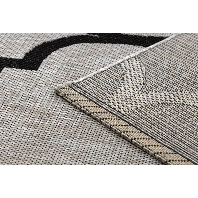 Durable natural sisal rug, easy to maintain and clean