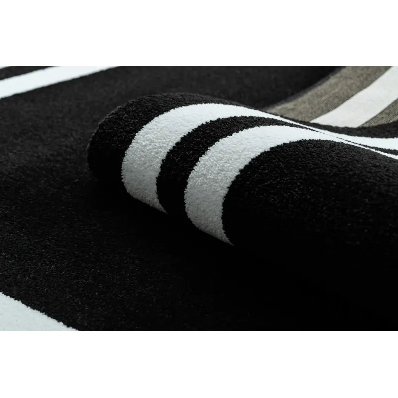Black HAMPTON rug, perfect for living room or bedroom