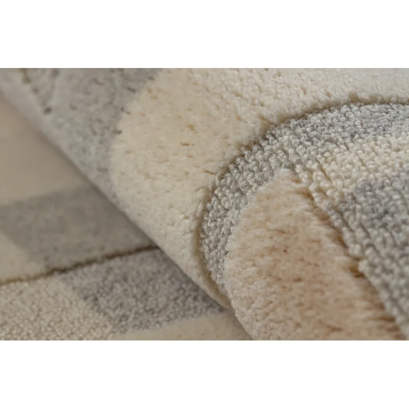 FLUX rug, an excellent choice for kids, featuring a geometric pattern