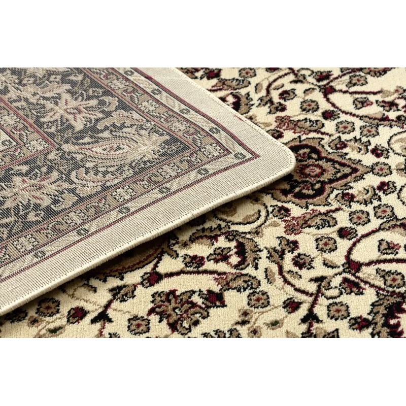 ROYAL AGY rug made of soft polypropylene, perfect for the living room